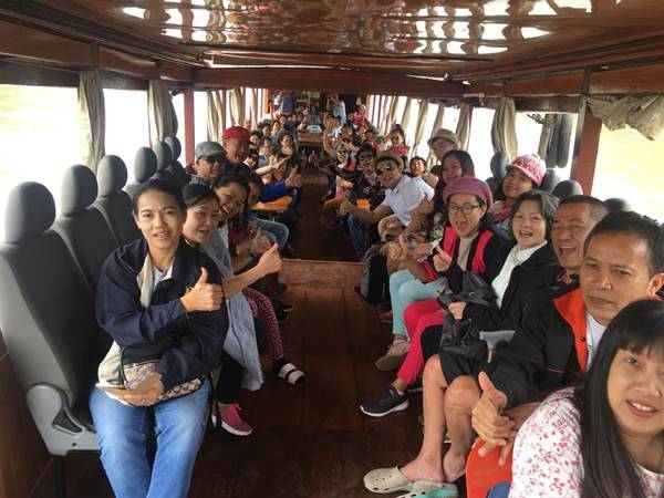 ล่องเรือชมถ้ำติ่ง